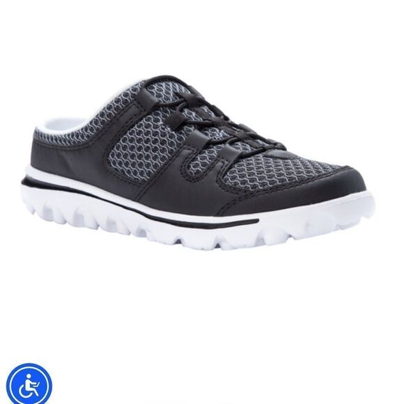 Propet Travel Active Slide Clog |  Size 7.5 - Picture 1 of 8